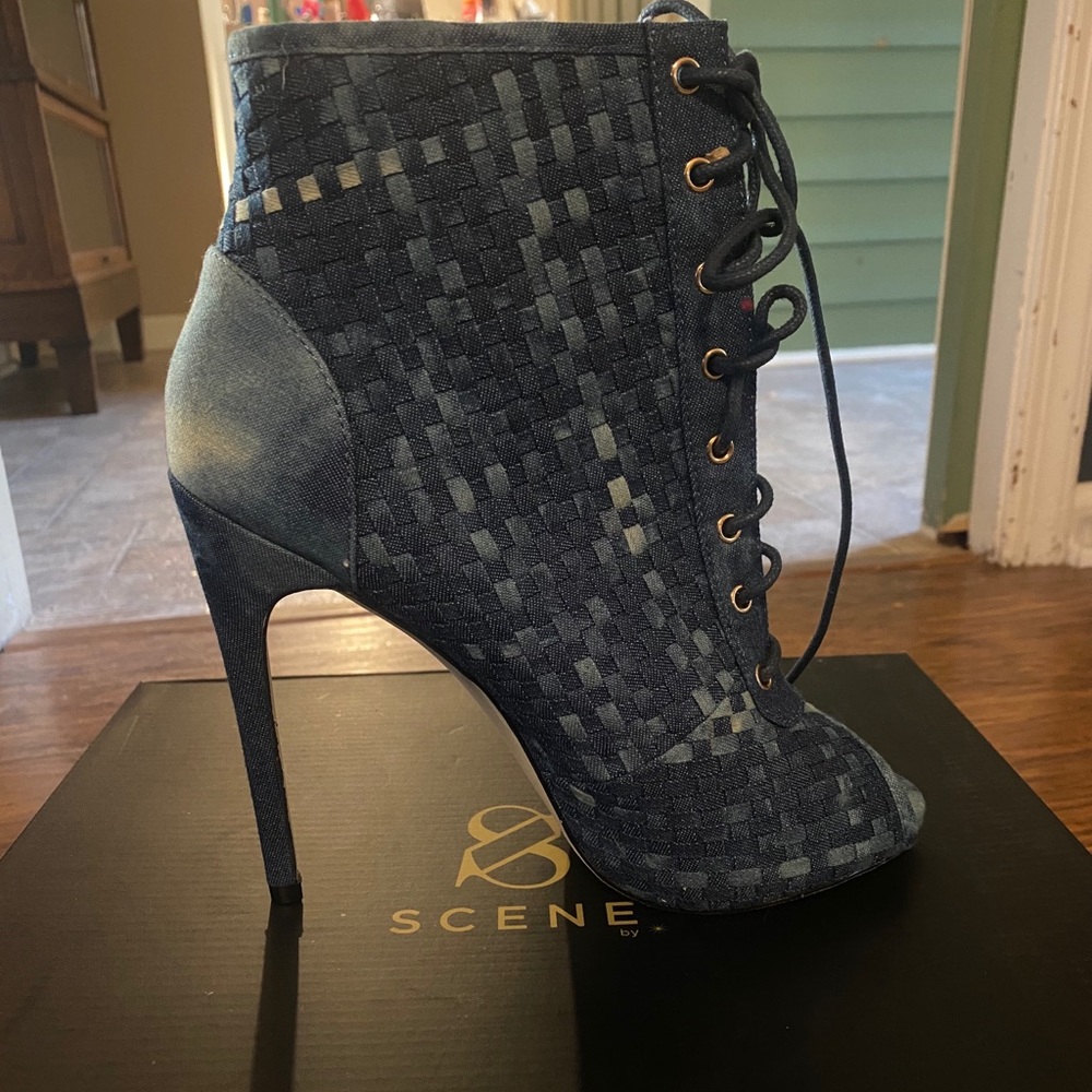 Shoes - Picture 5 of 6